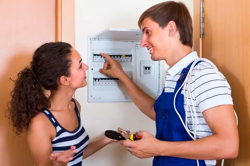 Apartmanda elektrik kesintisi